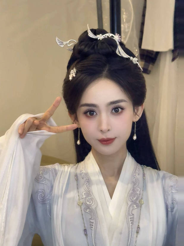 古力娜扎“古风”造型:清新可爱,甜笑“比耶”俏皮满分-3 古力娜扎“古风”造型:清新可爱,甜笑“比耶”俏皮满分-3