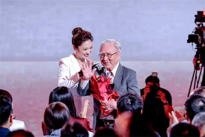 2025国庆电影盛宴:主创齐聚北京发布会-2 2025国庆电影盛宴:主创齐聚北京发布会-2