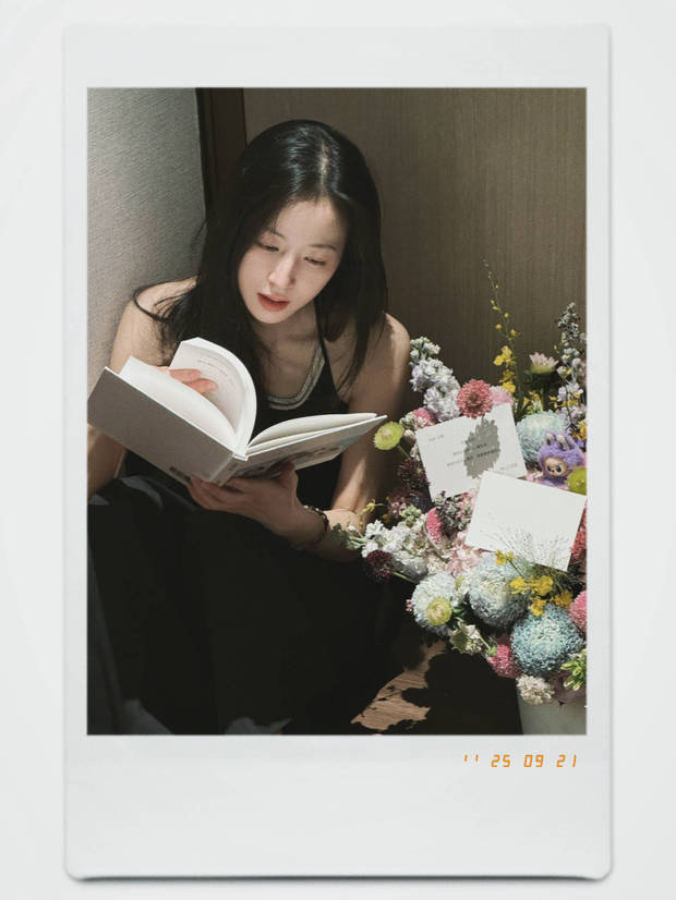 周雨彤31岁生日:手捧鲜花,笑容灿烂,温暖治愈-4 周雨彤31岁生日:手捧鲜花,笑容灿烂,温暖治愈-4