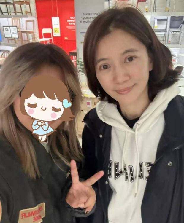 袁咏仪伴子英国求学,身影高挑状态好-2 袁咏仪伴子英国求学,身影高挑状态好-2