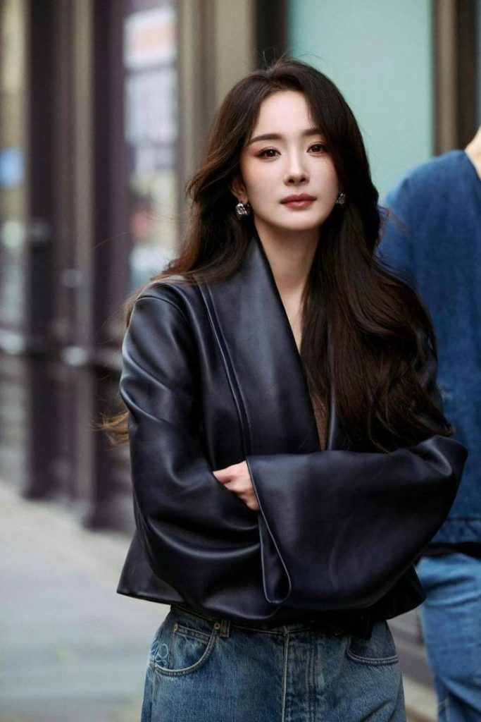 杨幂谈女演员冬穿礼服：保暖有方，不必太心疼，专业有温度
